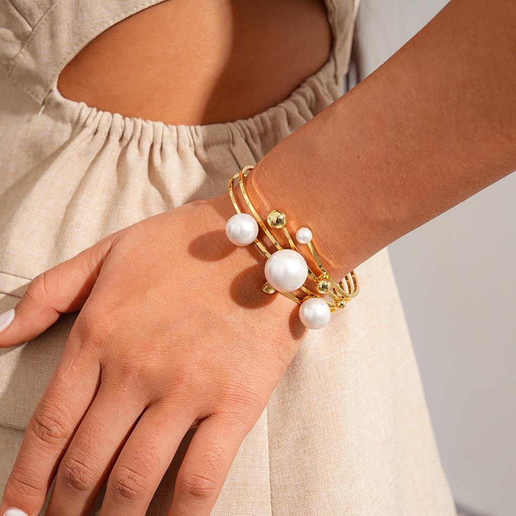 European and American metal sense imitation pearl geometry multi-layer hollow opening bracelet retro elegant jewelry 