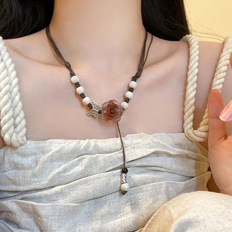 Chinese Retro Camellia Butterfly Ceramic Necklace: Women's High-End Fashion Statement Chain