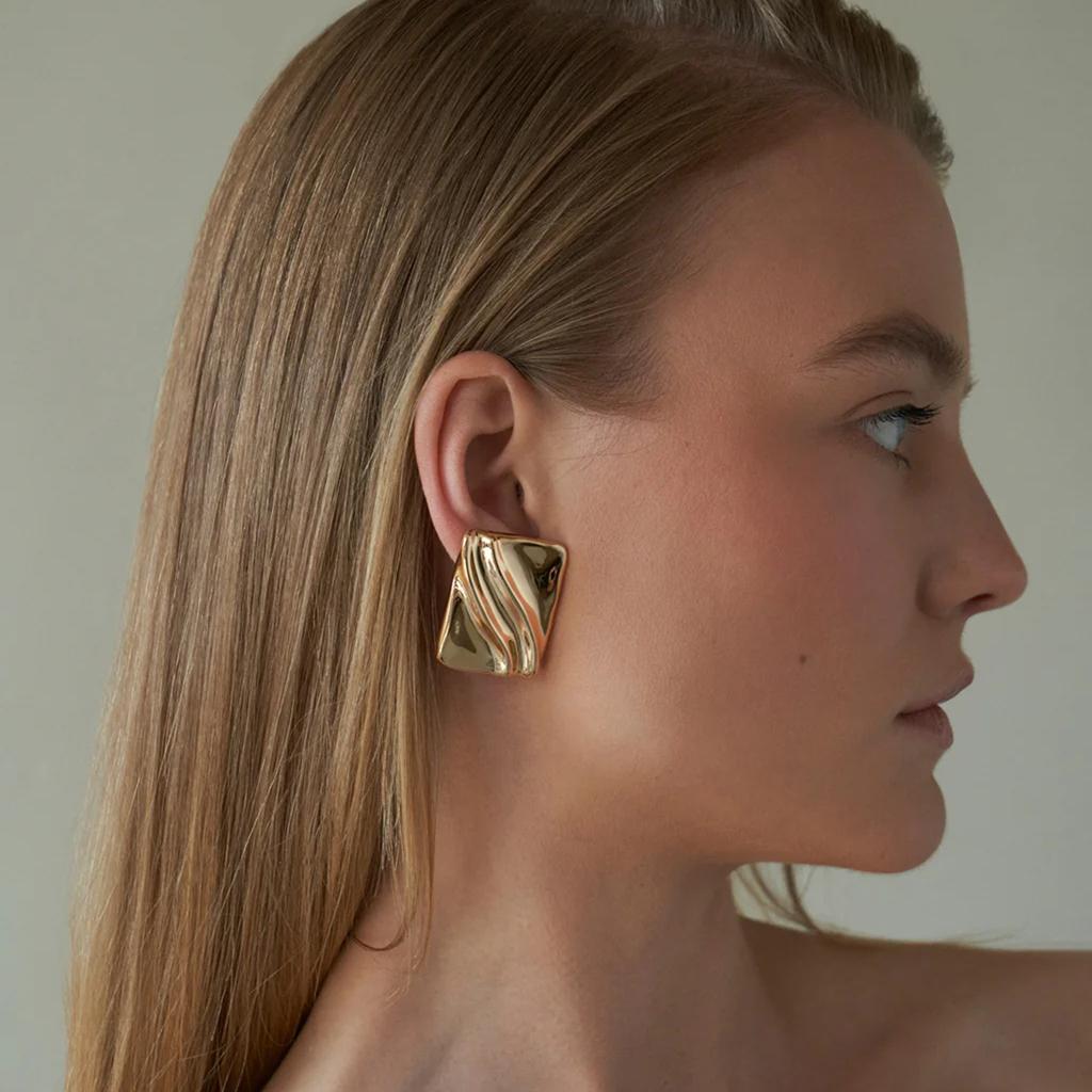 New Stylish Stainless Steel Water Wave Stripe Stud Earrings High Quality Gold Plated Earrings Jewelry Waterproof