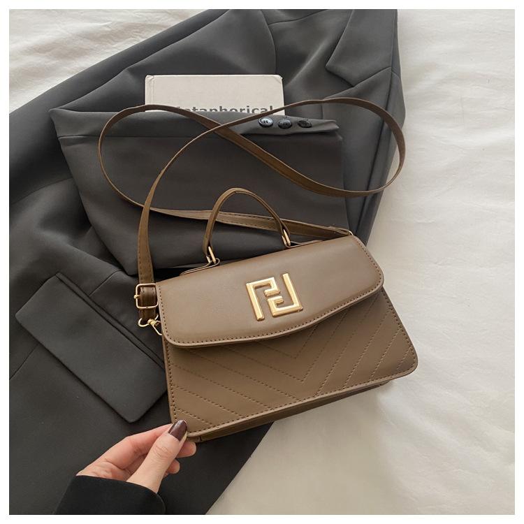 

Simple and fashionable messenger bag, new women s bag, solid color shoulder bag, niche design, elegant portable small square bag for women