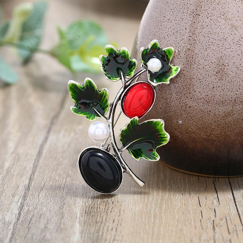 Exquisite retro green elegant classical brooch women's ethnic style coat cardigan corsage temperament versatile pin accessories