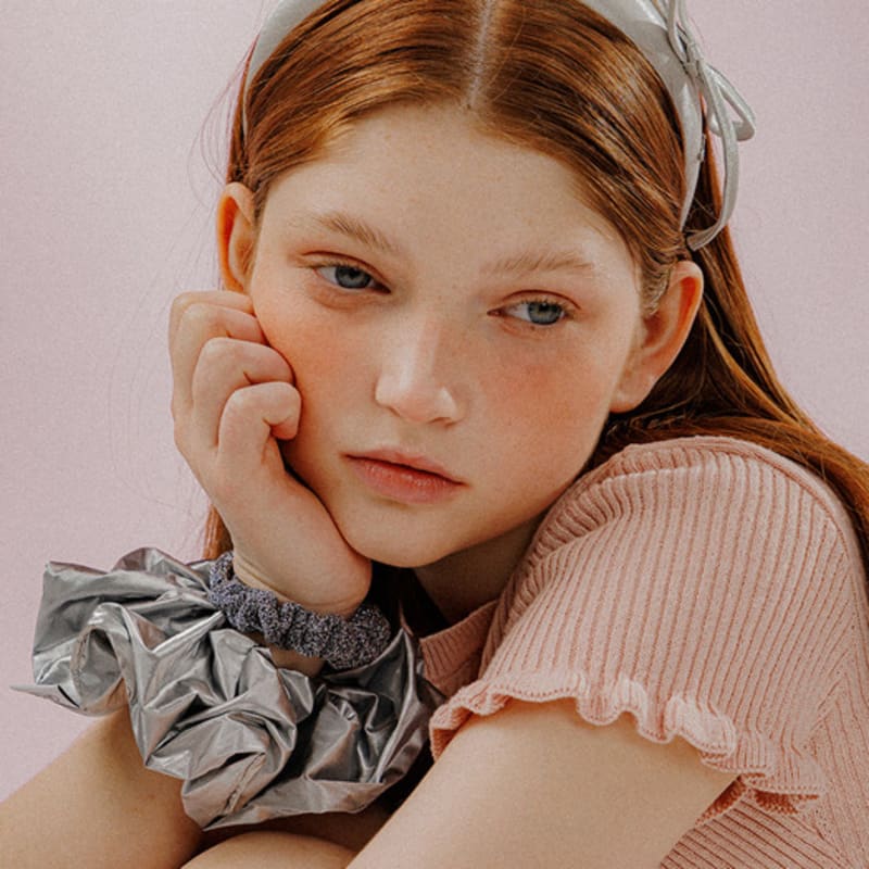 

меллотори широкая атласная повязка для волос с лентой (светло-серый) light gray