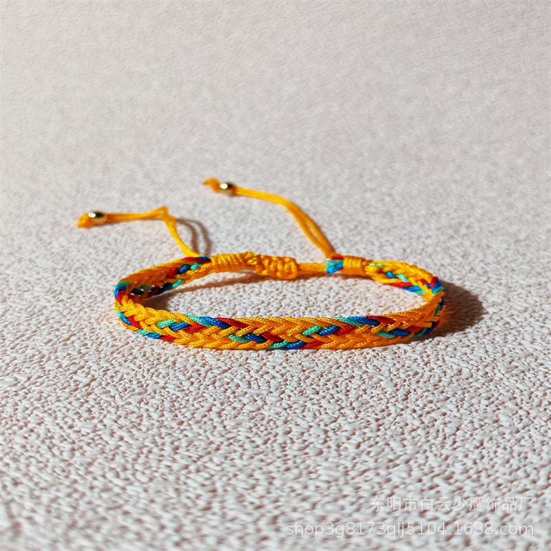 Handgefertigtes künstlerisches verstellbares Armband im nationalen Stil, gewebt