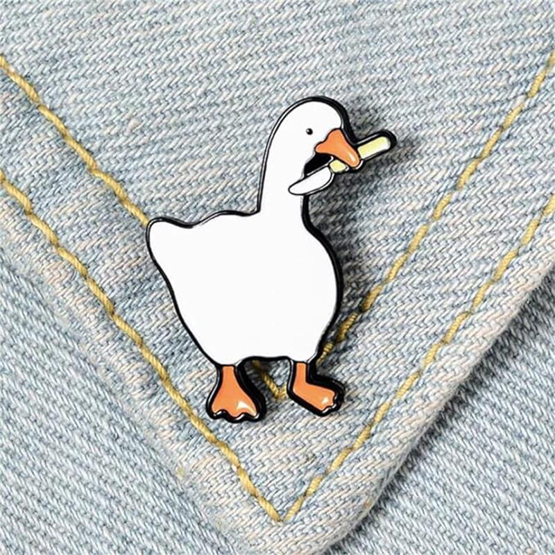 1PC Pins for Backpacks Goose Lapel Brooches Pin for Men Women Boys and Girls Novelty Pins for Bags Jackets Hats Clothing Accessories