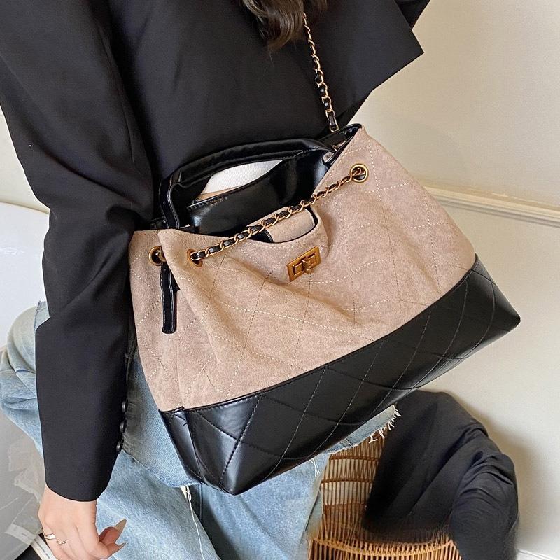 Premium Feeling Hand Bag Women's New Trendy Shoulder Bag Suede Rhombus Chain Shoulder Bag Large Capacity Tote Bag