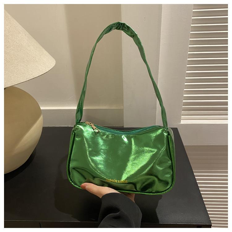 

Лазерная тенденция конфетный цвет личность иностранный простой пригородный тоут мода ручная подмышка маленькая квадратная женская сумка зелёный