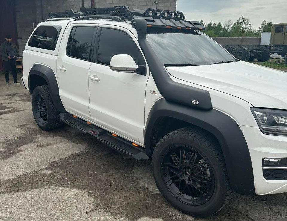Боковые пороги Dakar V2 с LED (2 шт, металл) для Volkswagen Amarok 2010-2022 гг
