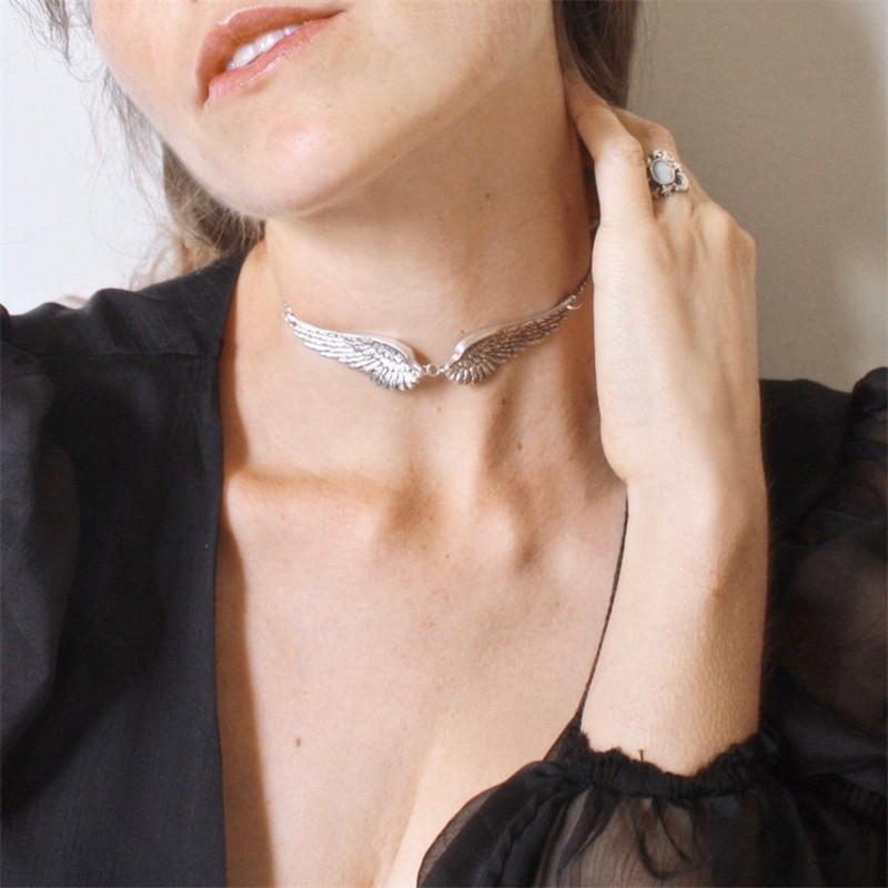 Collana Pendente Ala d'Angelo Piuma Bohemia con Catena a Croce per Uso Casual