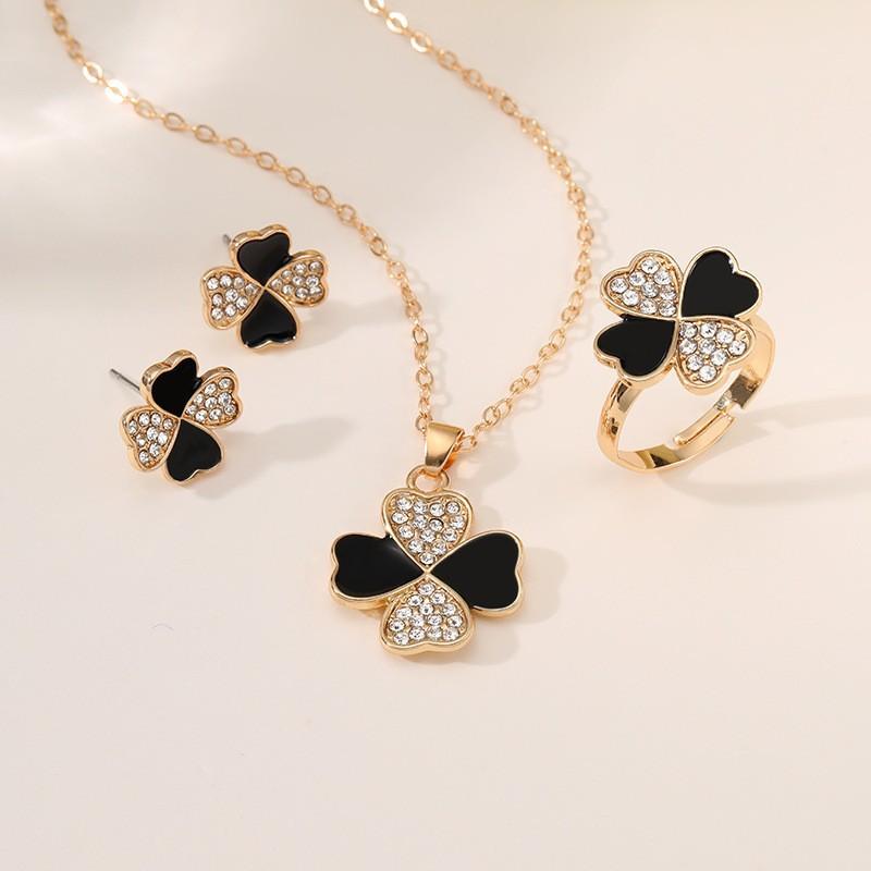 Four-leaf Clover Jewelry Set Featuring A Unique Heart-shaped Design with A Four-leaf Clover Necklace Ring and Earrings 3 Pieces