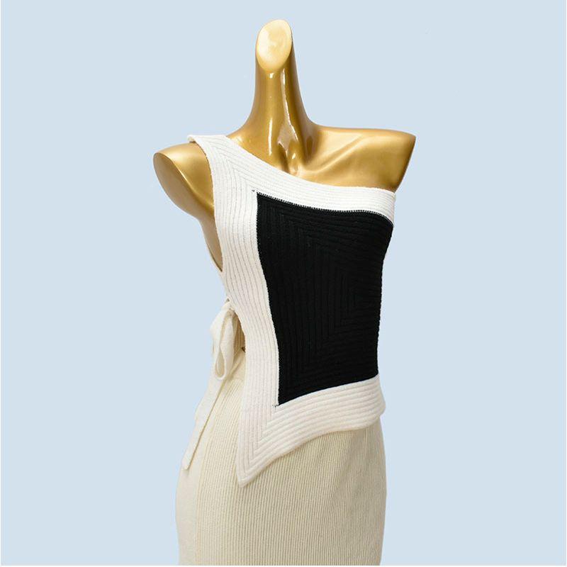 

Топ-халтер на шнуровке с косым плечом, модный дикий жилет-слинг для весны и лета, стильный контрастный цвет, черно-белый, модный женский The black color matching model is S size S /M