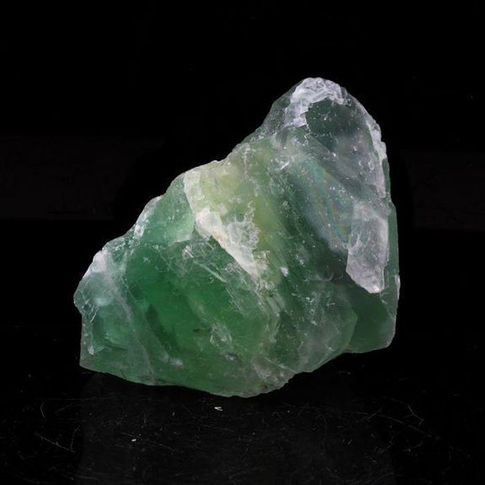 Pierres et Minéraux. Fluorite. 157.85 ct. Marsanges Mine, Langeac, France.