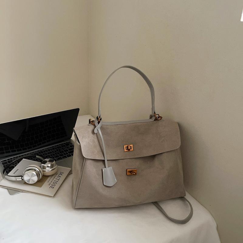 Premium Commuter Retro Matte Messenger Bag 2025 Autumn and Winter New Women's Shoulder Underarm Bag Portable Tote Bag