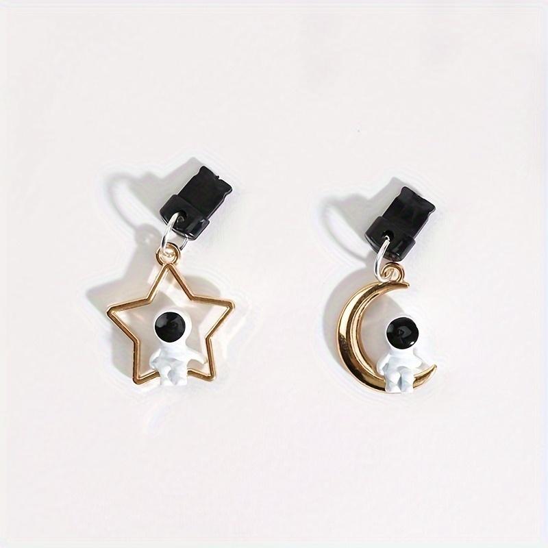 2 pièces Bouchon anti-poussière pour téléphone portable DIY Stéréo Astronaute Étoile Lune Pendentif Téléphone portable, Décorations de téléphone portable