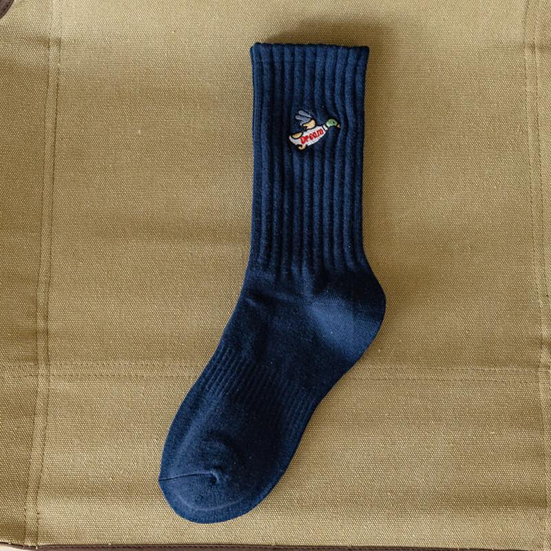 Embroidered Heart Men's Mid-Calf Cotton Socks: Korean Style, Trendy Hip-Hop, Breathable, Black & White for Autumn & Winter