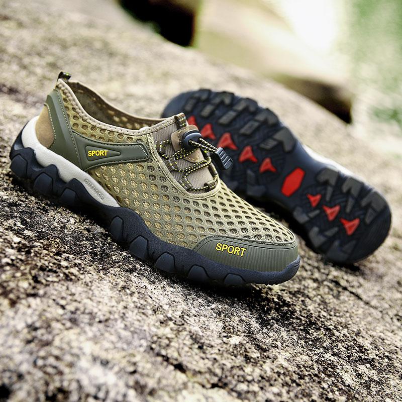 Men Outdoor Breathable Mesh Shoes Waterproof and Anti Slip Hiking Shoes Lightweight and Comfortable Sports Shoes Flip Flops Men