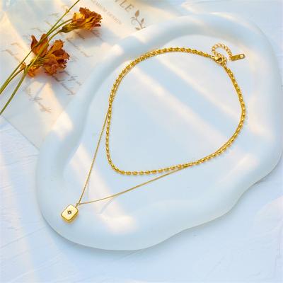 Collana a Doppio Strato Dorata con Ciondolo Quadrato, Delicato Girocollo Placcato Oro 18K per Gioielli Quotidiani da Donna