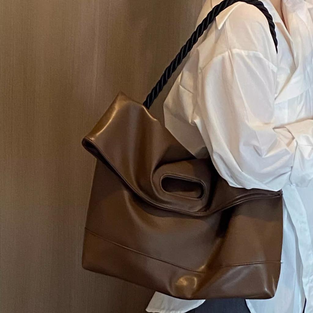 Autumn and Winter Big Bag for Women New Simple Commuting Soft Pitot Bag for Students In Class One-shoulder Crossbody Bag for Women