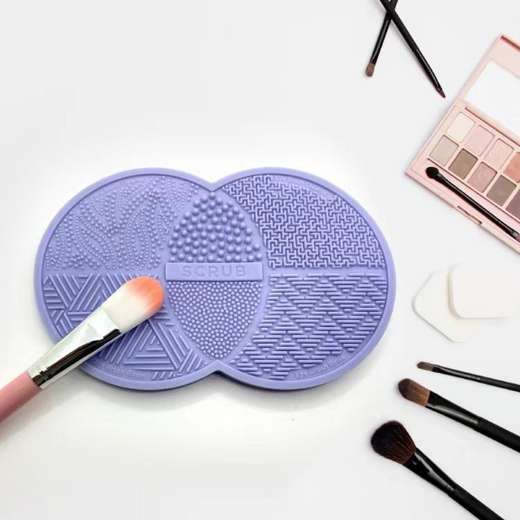 Portable Efficient Makeup Brush Cleaning Mat with Suction Cups, Low-Allergen Double-Sided Round Pad, Reusable Brush Cleaner Pad