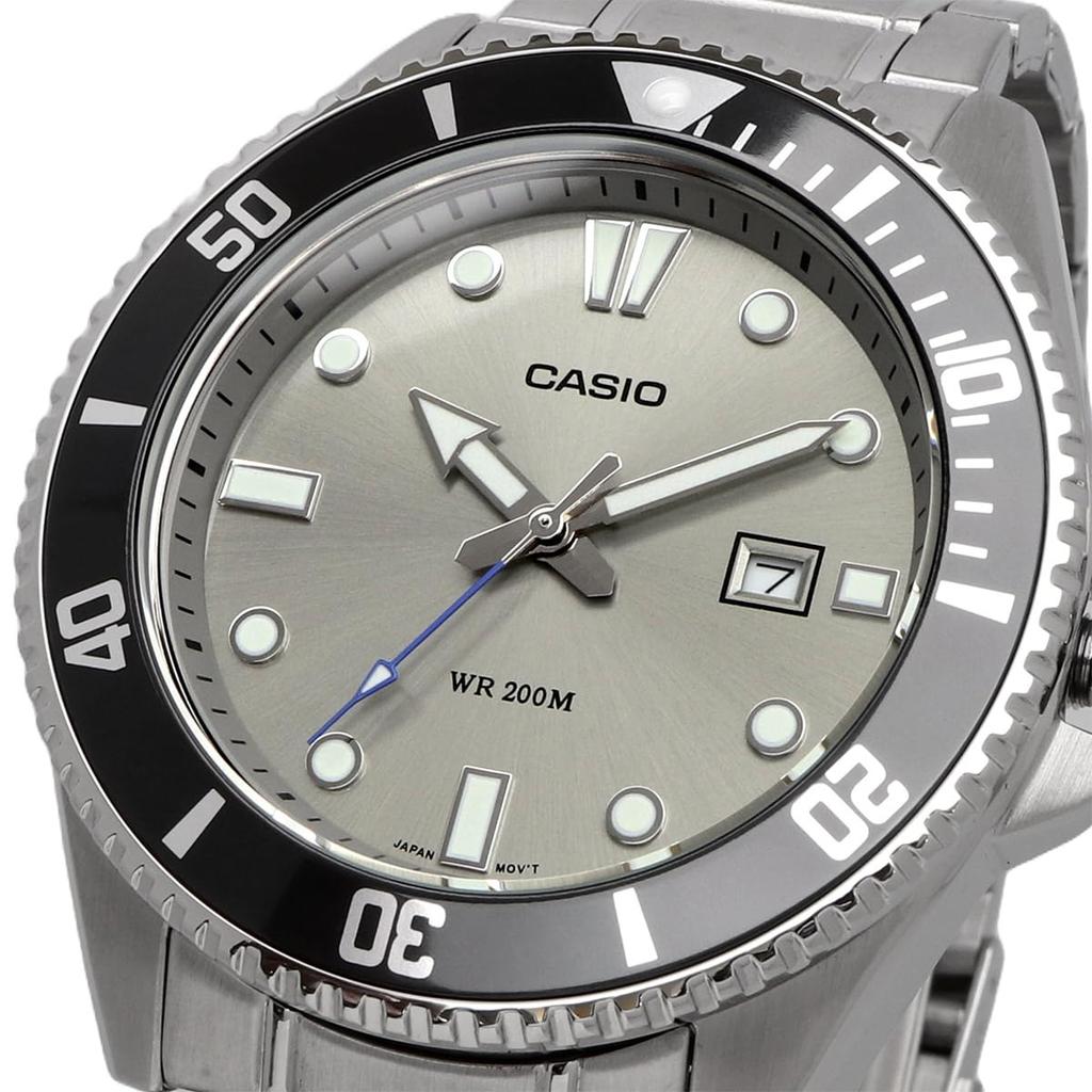 Casio Standard Analog Sports Watch, 20 ATM Water Resistant, Men's, MDV-107D-8AV, Gray Dial, Metal Band, Overseas Model [Parallel Import]