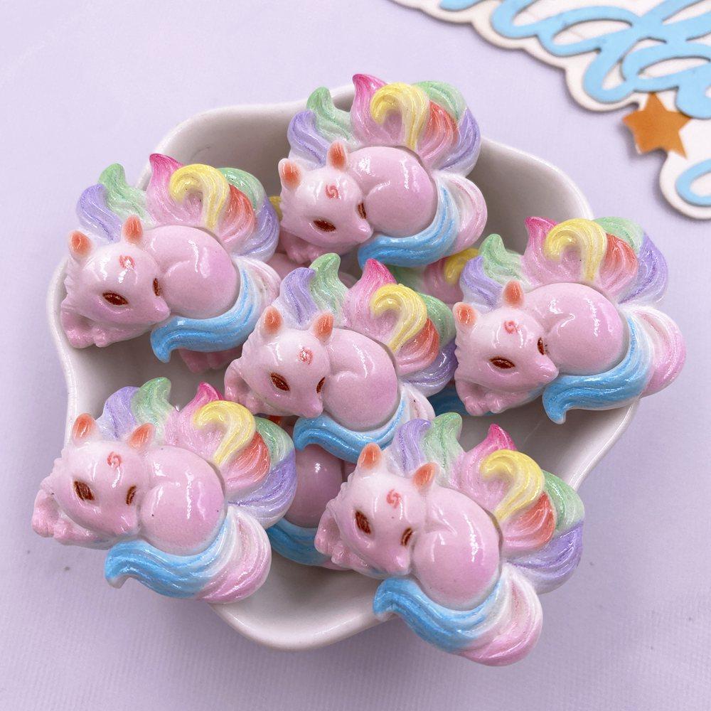 8KS Pryskyřice Roztomilá Barevná Kreslená Figurka Sedmiocasé Lišky Flatback Kámen Zvířata Scrapbook DIY Šperky Dekor Řemeslné Doplňky