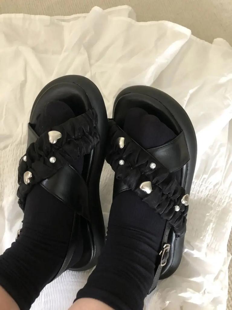 Mode Sommer 2024 Römischer Stil Damenschuhe Schuhwerk mit niedrigen Absätzen Flache Gummi Open Toe Keine Absatz Sandalen für Damen Verkauf Täglich Korea H F
