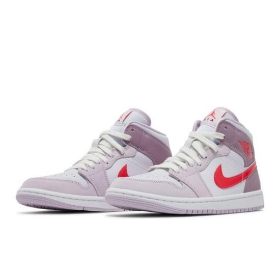 

Air Jordan Wmns Air Jordan 1 Mid Valentines Day DR0174-500 EU 36 аметист/ирис