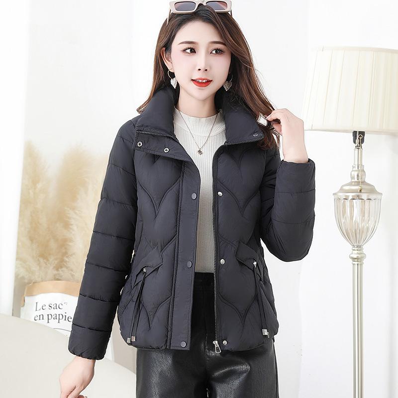 

Новая зимняя стеганая одежда модная и теплая, маленькие стеганые куртки, женские короткие пуховые стеганые куртки. 4XL135-72.5 kg чёрный