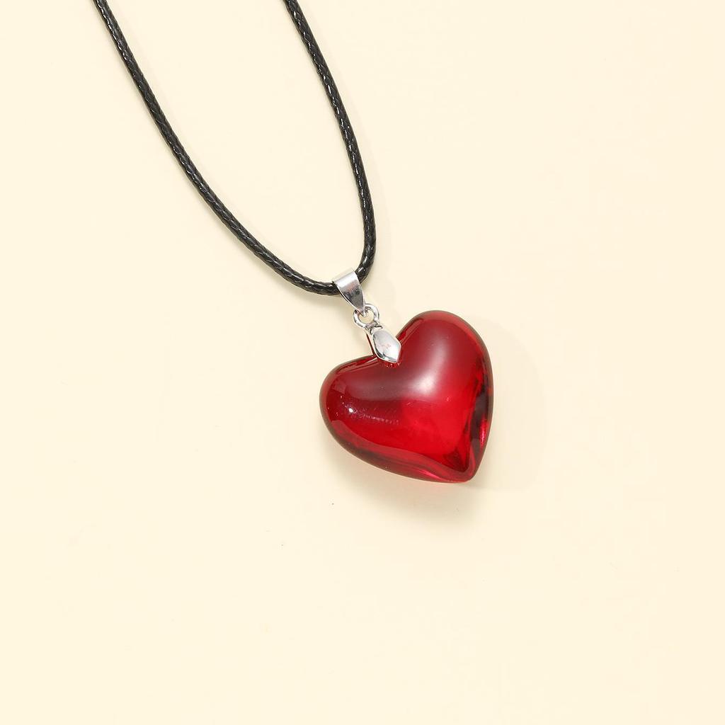 Heart Shaped Pendant Necklace For Women With Alloy Material And Punk Style