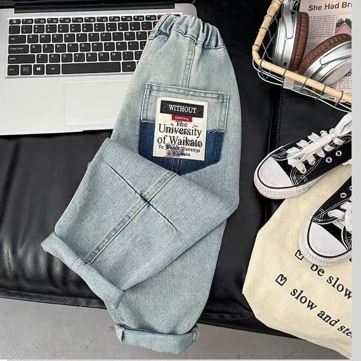 

Детские джинсы Весенние и осенние брюки для мальчиков Простые и модные весенние свободные брюки 140 светло-синий