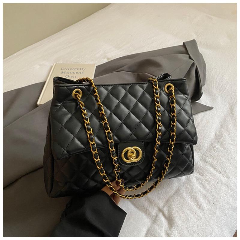 Winter New Fashionable Casual Women's Bag Fashionable Shoulder Bag High Value Diamond Chain Bag