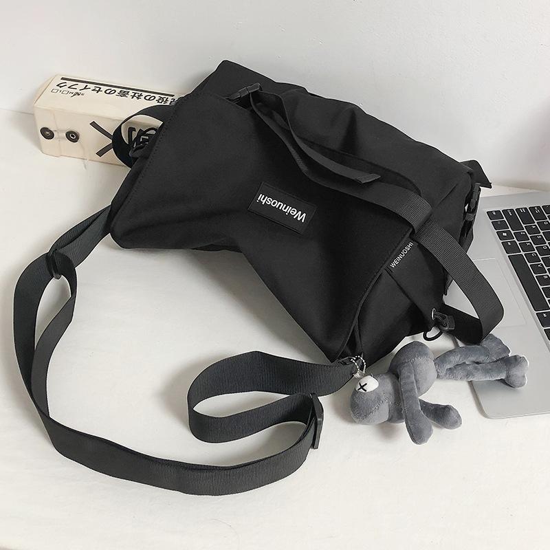 Summer Women's Bags  Large Capacity  Women's Commuting Men's Trendy Postman Plaid  One Shoulder Crossbody Bag