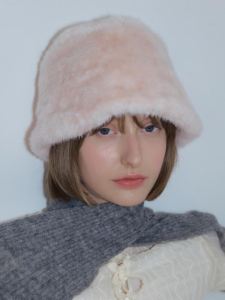 Poejidam Fur Meatel Hat In Pink Powder