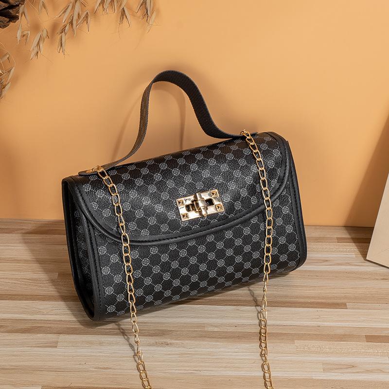 New embroidered rhombus small square bag, one shoulder portable messenger bag, and a printed rhombus chain women's bag.