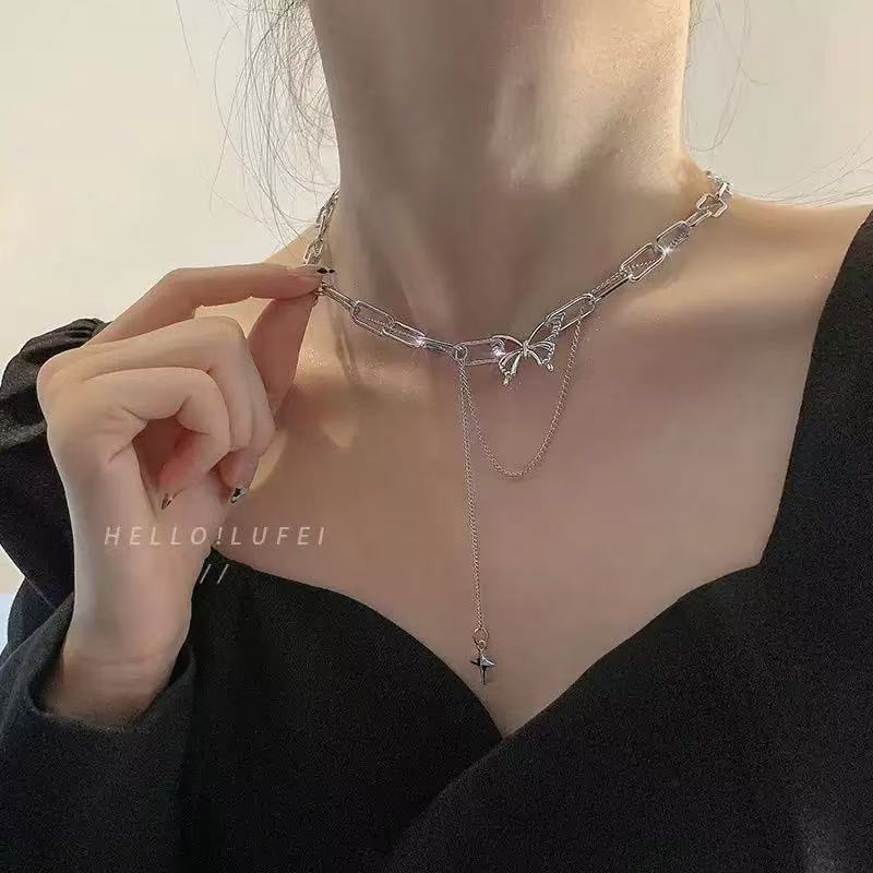 Fashion Pearl Bow Necklace Elegant Versatile Ladies Textured Sweater Chain Collarbone Chain