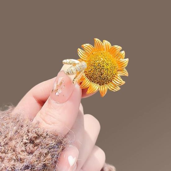 Rhinestone Bee Sunflower Brooch Zinc Alloy Flower Lapel Pin Sweater Cardigan Coat Business Suit Decoration Men Women Clothing Accessories