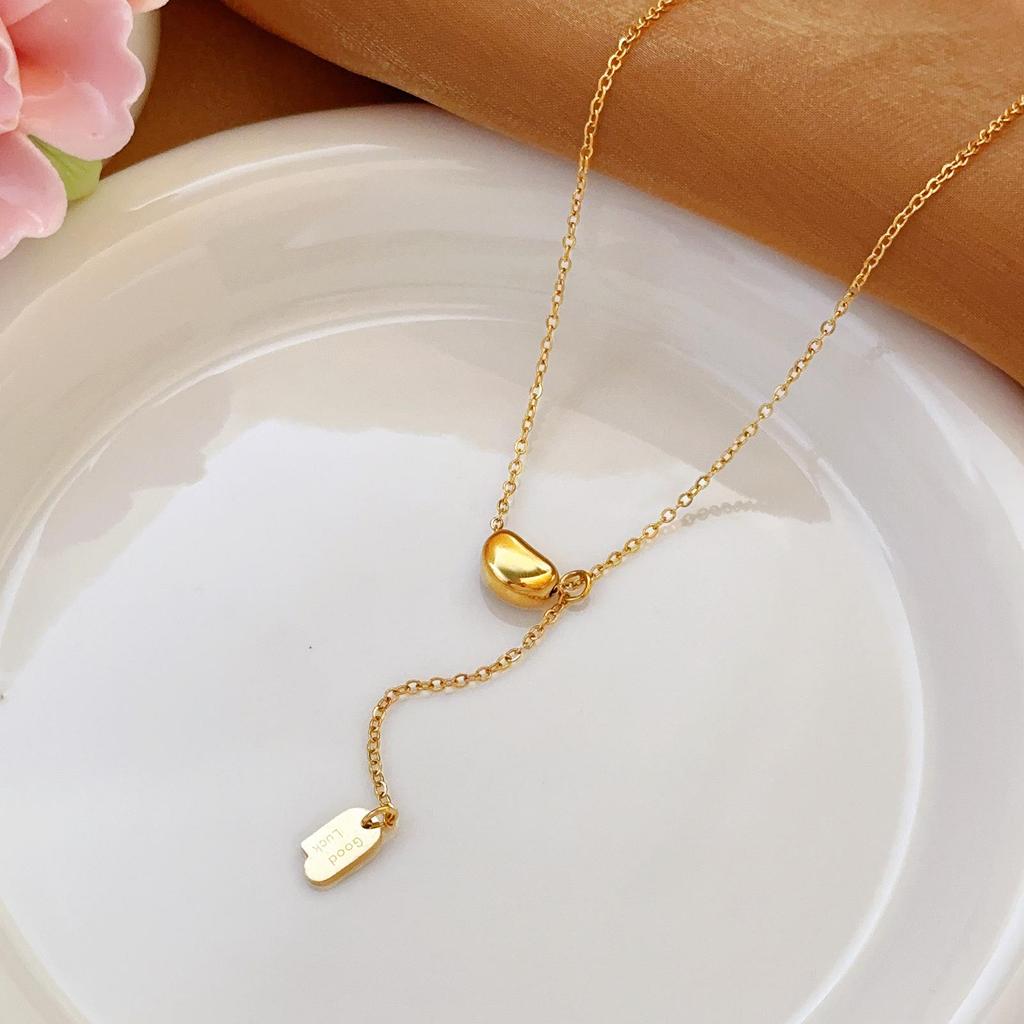 Złoty naszyjnik ze stali nierdzewnej: Elegancka, Wszechstronna, Nieblaknąca Biżuteria Damska