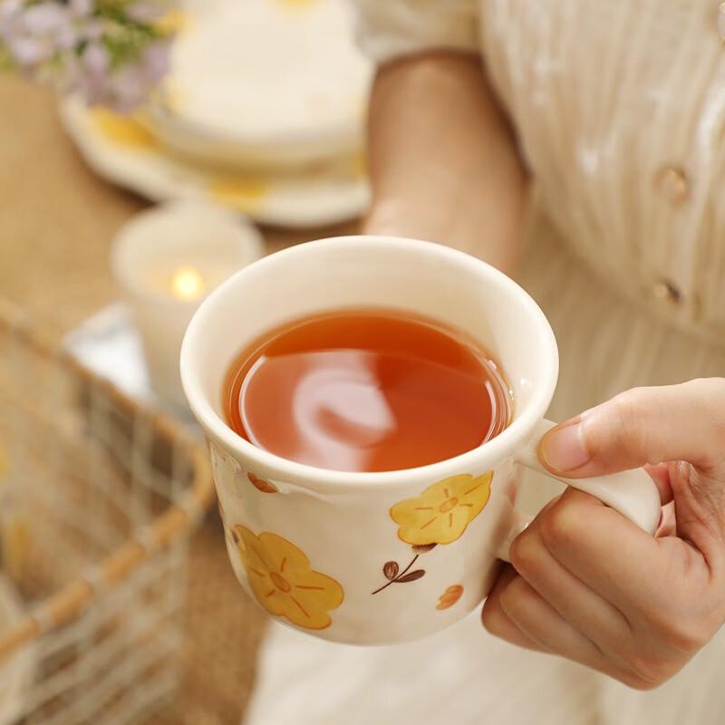 Nordisk Stil Gul Blommig Keramisk Servis Set