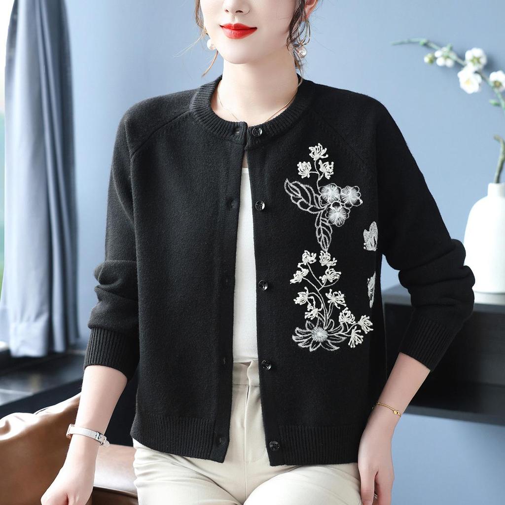 2025 Plus Size Loose Fit Jacquard Knit Cardigan for Women - Spring & Autumn