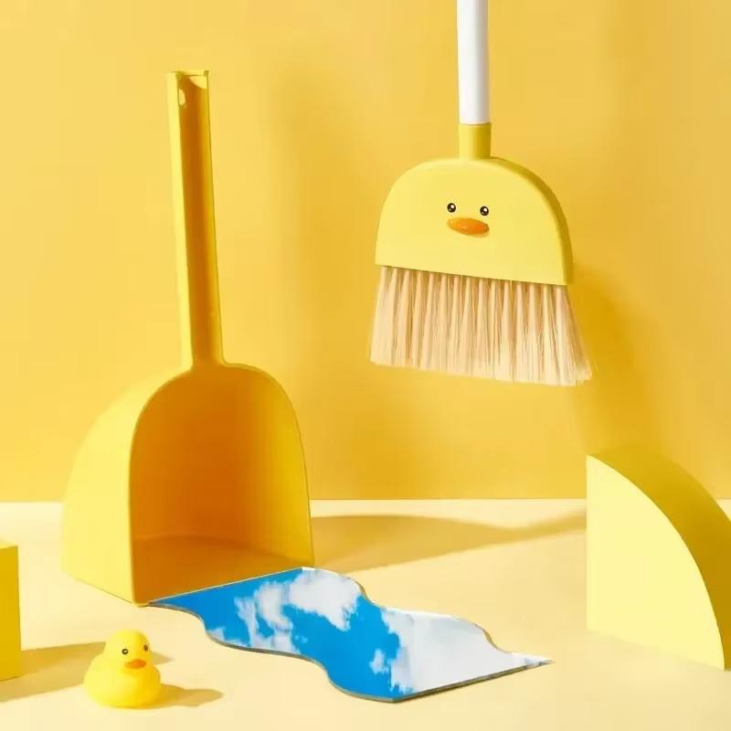 Realistic Children Cleaning Broom Little Housekeeping Helper Kids Play Broom for Household Kitchen Habits Preschool Toys