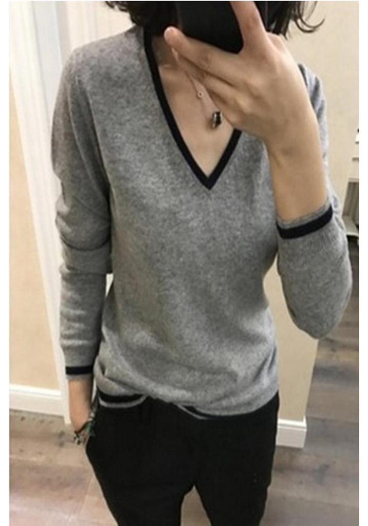 2023 Autumn V-Neck Women's Loose Knit Pullover Sweater