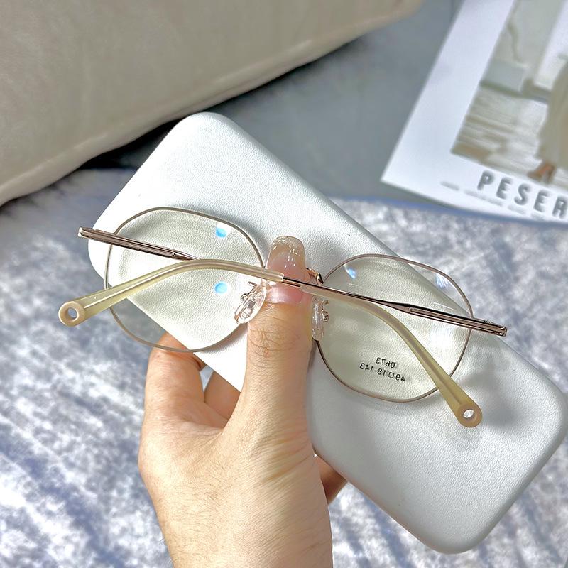 Xiaohongshu Trendy Memory Metal Eyeglasses Frame - Small Round Shape for a Bare Face Look, Can Accommodate Myopia Lenses