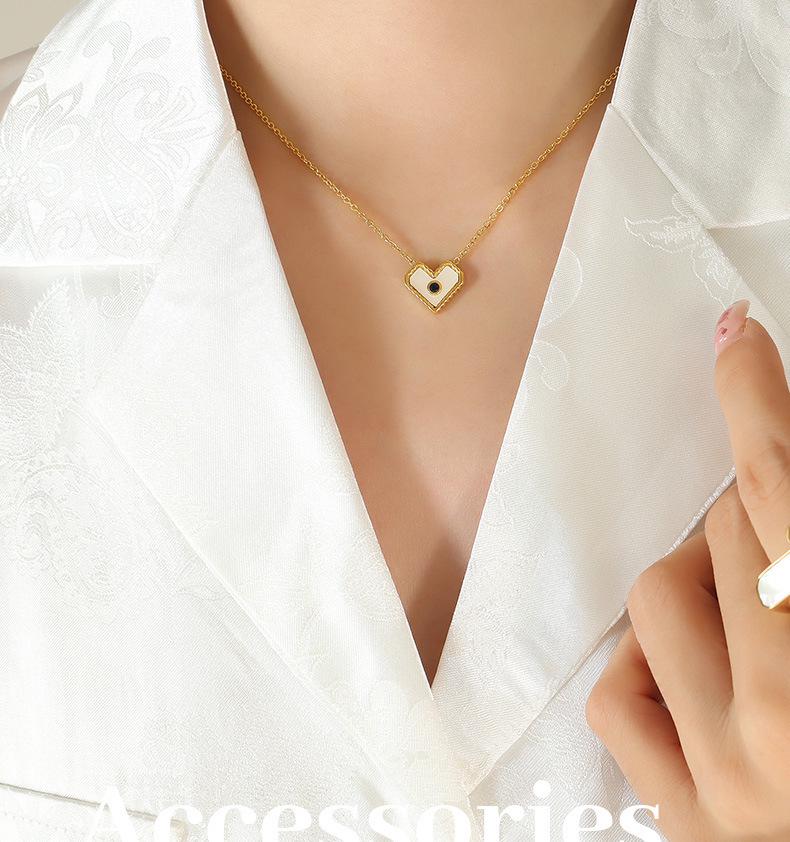 Elegant Heart Pendant Necklace with White Mother-of-Pearl and Zircon, Perfect Gift for Girlfriend or Best Friend, Internet Celebrity Style Jewelry.