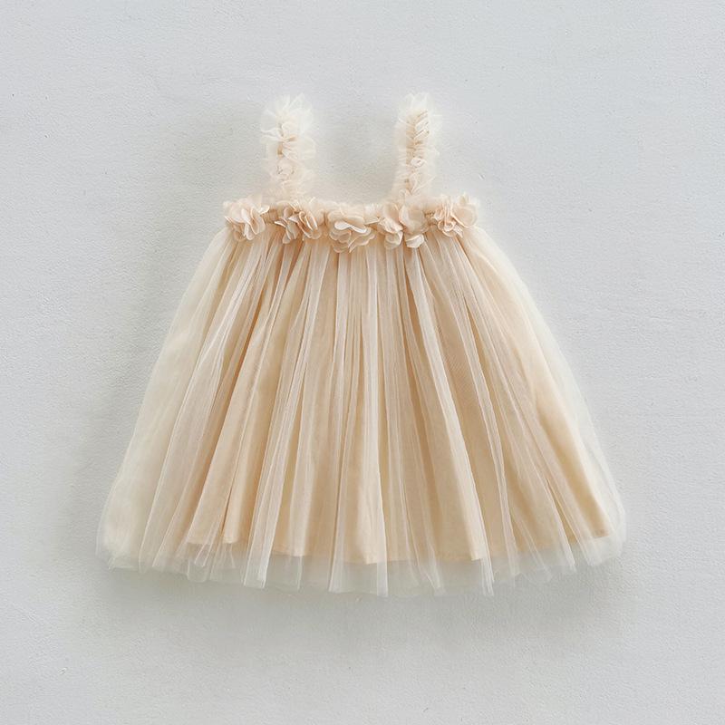Rochie de Plajă Summer cu Bretele din Plasă și Flori 3D pentru Fete Dulci - Fustă Pufoasă de Prințesă pentru Bebelușe.