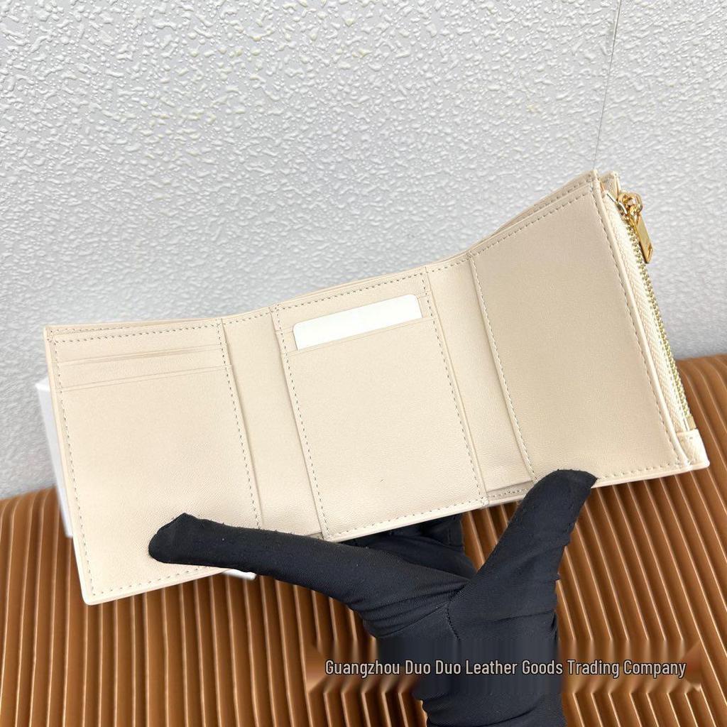 Arc de Triomphe Echtes Leder Dreifach-Faltbörse: Mehrere Kartenfächer, Kompaktes, Modisches Münzportemonnaie