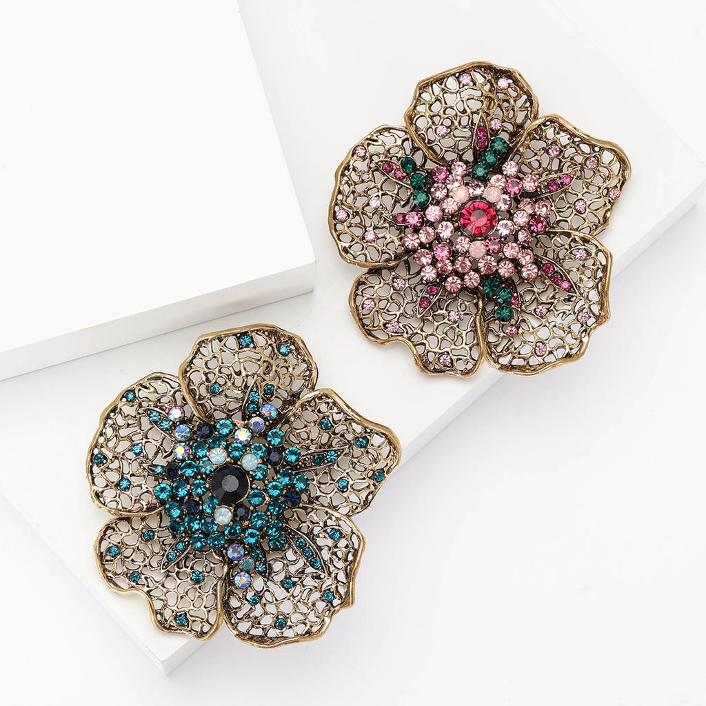 Vintage Heavy Industry Alloy Rhinestone Flower Brooch Medieval Ladies Suit Shawl Brooch Ornament Pin