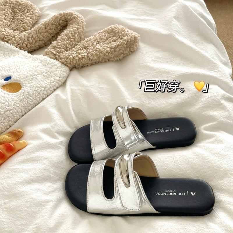 

Bling Galaxy Silver~! Soft and soft stepping on shit feels ins cool slippers women wear breathable summer non-slip one-word slippers 35 серебряный