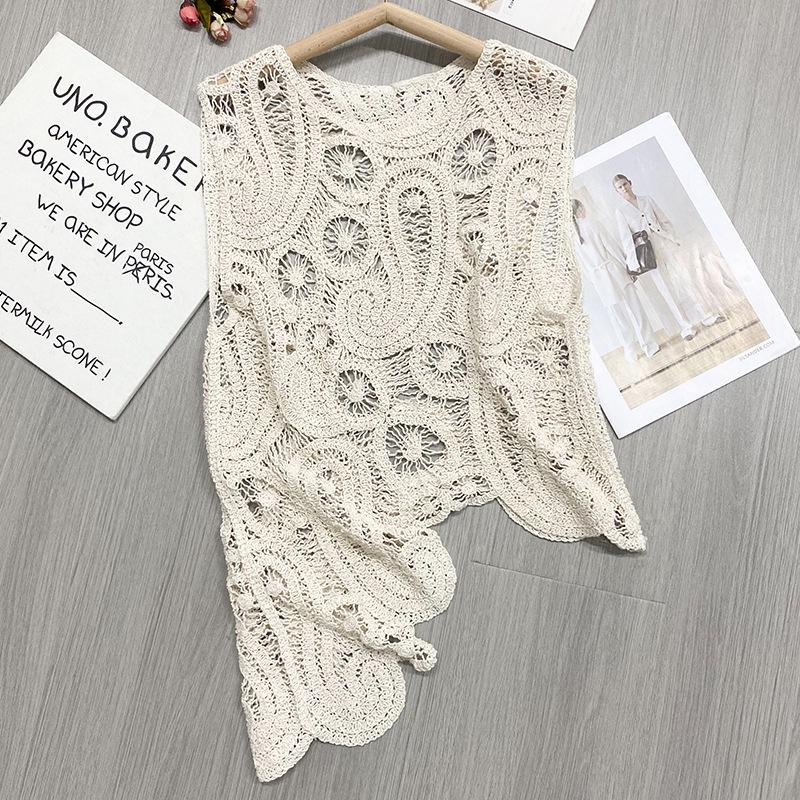 Retro Chic Crochet Crop Top: Sleeveless, Hollow Design 404