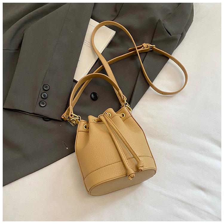 Today's Popular Niche Bags, New Women's Bags, Fashionable Versatile Messenger Bags, Commuter Hand Bucket Bags