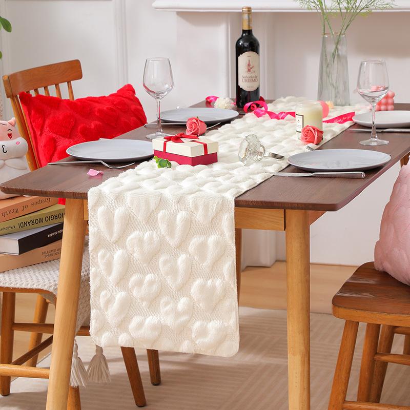 

Valentine s Day Red/White/Pink Heart Pattern Table Runner Soft Party Dining Decorations Tablecloth for Dining Tea Table TV Stand 33x93cm белый