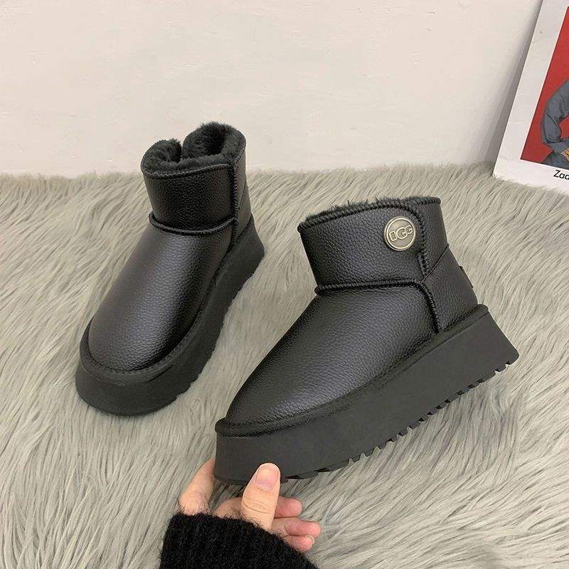 

Женские зимние сапоги на толстой подошве, супермягкие, из вельвета-маффин, утолщенные, водонепроницаемые и нескользящие, с интегрированным мехом, новая модель 2025, короткие сапоги-хлебушки 40 standard size